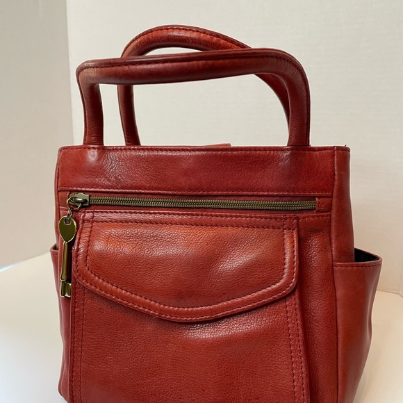👜 Vintage Fossil red leather purse. Many pockets.  Great preowned condition. 👜 - Picture 3 of 13